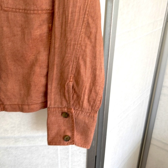 LINEN - Picture 3 of 4